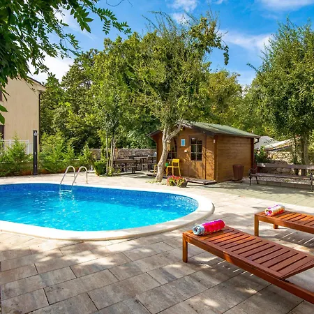 Noveanni By Interhome
