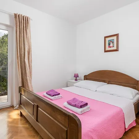 Noveanni By Interhome * Kornic