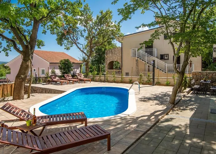 Noveanni By Interhome