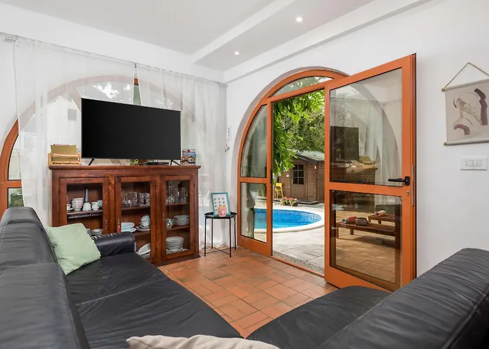 Noveanni By Interhome * Kornić