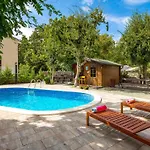 Noveanni By Interhome